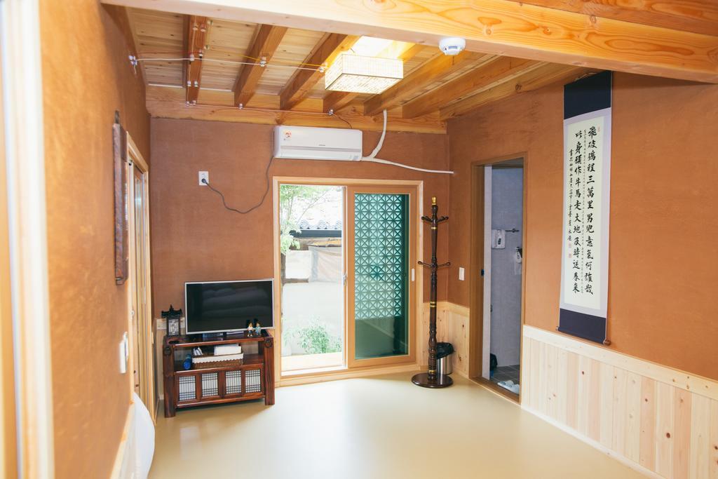 Laon Hanok Gguljam Jeonju Exterior photo