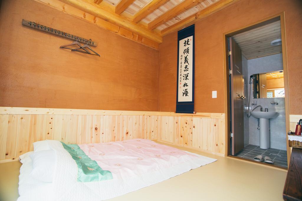 Laon Hanok Gguljam Jeonju Exterior photo