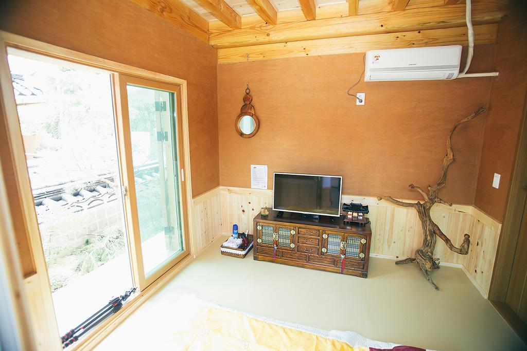 Laon Hanok Gguljam Jeonju Exterior photo